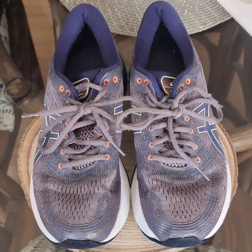 Purple Asics Gel Nimbus 21 Running Shoe, Sz. 10.